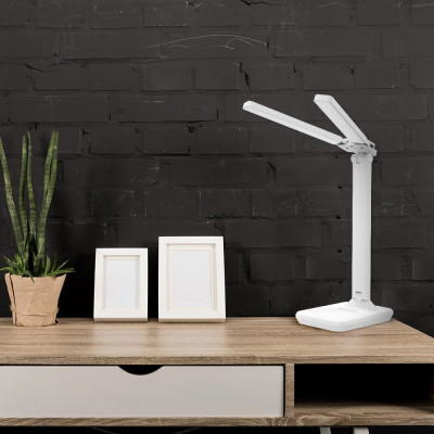 DE1738ARD настільний світильник білий 7W 2700K-6500K 400LM , акум. 1200mA*2, (12.2*16.6*31.7cm) IP20