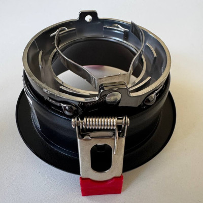 DL0390 MR16, чорний коло G5.3 LC