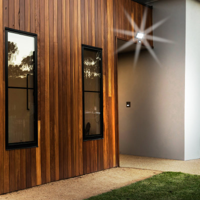 LL-2010ARD 10W з датчиком 800Lm 6500K (145*126,5*71мм) чорний IP65